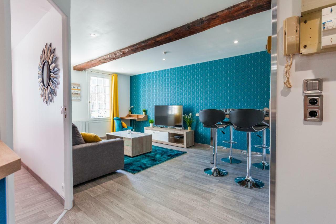 Appartement Nid douillet moderne face à la Cathédrale à Amiens Extérieur photo